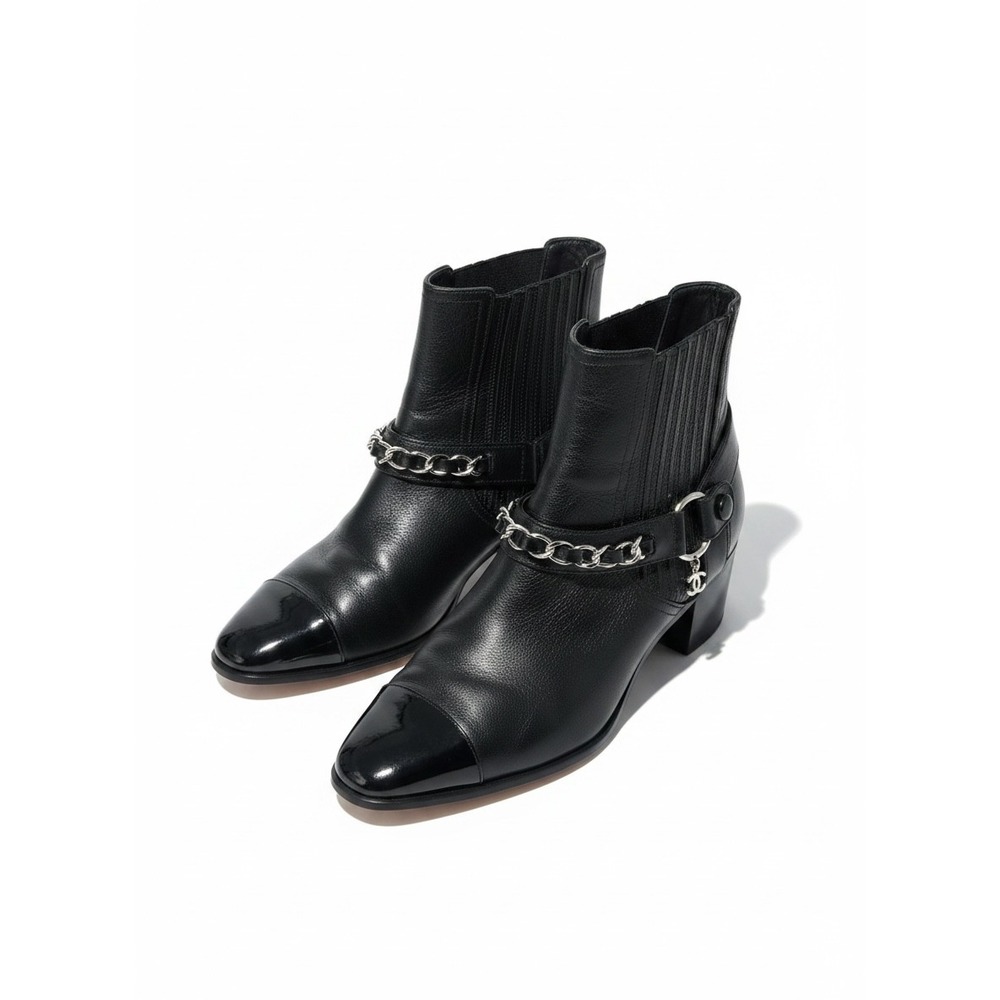 Chanel Interlocking CC Logo Patent Cap Toe Leather Chelsea Boots Black Size 38.5